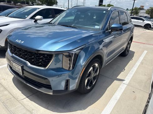 Used 2025 Kia Sorento EX AWD/4WD image 7