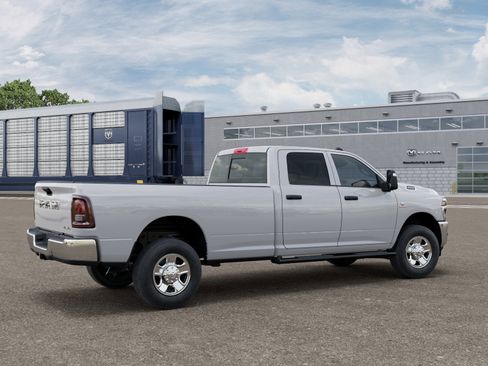 New 2026 RAM 2500 Tradesman AWD/4WD image 32