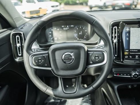 Used 2021 Volvo XC40 T5 Momentum w/ Premium Package AWD/4WD image 31