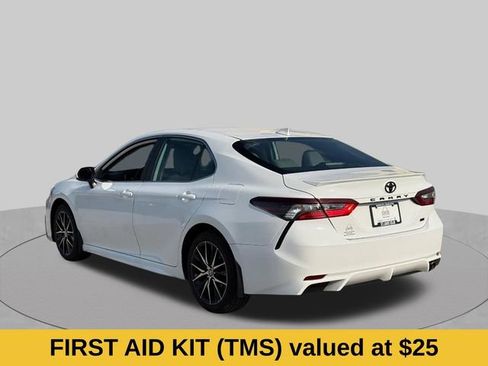 Used 2024 Toyota Camry SE FWD image 9