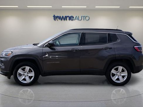 Used 2022 Jeep Compass Latitude w/ Convenience Group AWD/4WD image 2