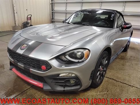 Used 2017 FIAT 124 Spider Abarth RWD image 4