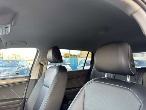 Certified 2022 Volkswagen Tiguan SE image 14