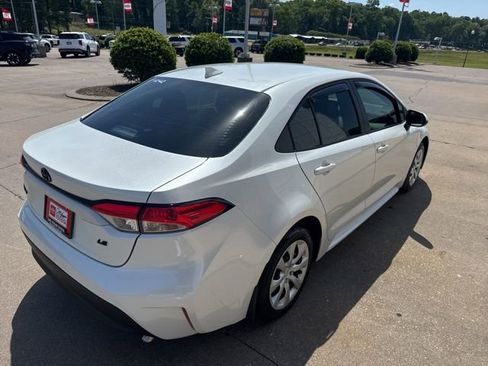 Used 2026 Toyota Corolla LE FWD image 8
