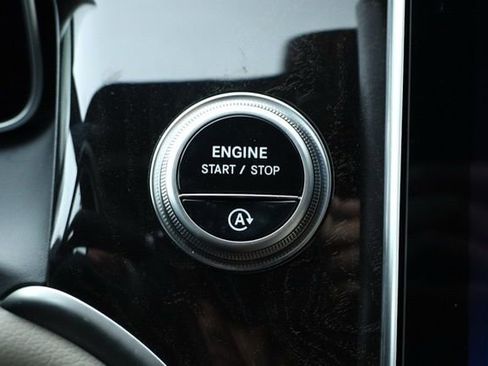 Certified 2025 Mercedes-Benz GLC 300 image 18