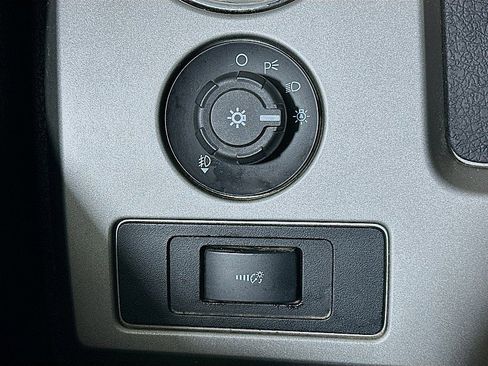 Used 2012 Ford F150 Lariat w/ Lariat Chrome Pkg image 10