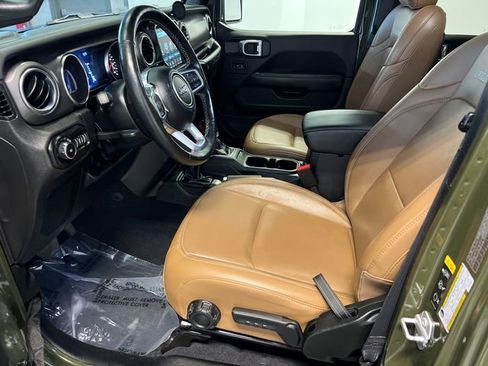 Used 2022 Jeep Wrangler Unlimited Rubicon w/ LED Lighting Group AWD/4WD image 6