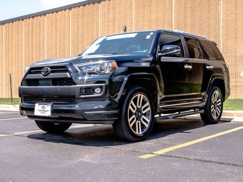 Used 2024 Toyota 4Runner Limited AWD/4WD image 4