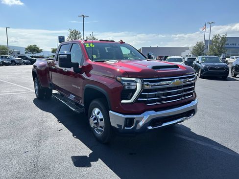 New 2026 Chevrolet Silverado 3500 LTZ w/ LTZ Convenience Package AWD/4WD image 1