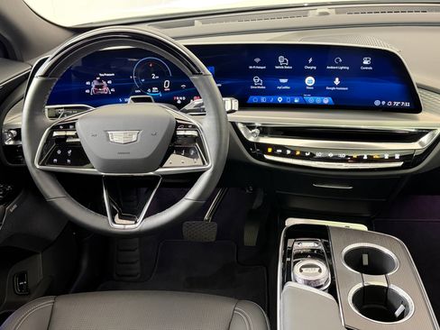 Used 2024 Cadillac Lyriq Sport RWD image 31