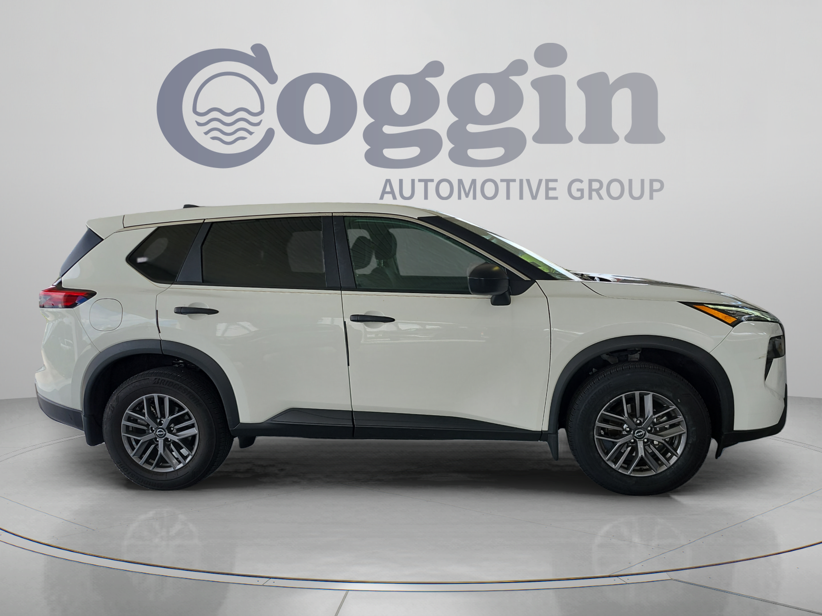 Used 2024 Nissan Rogue S FWD image 6