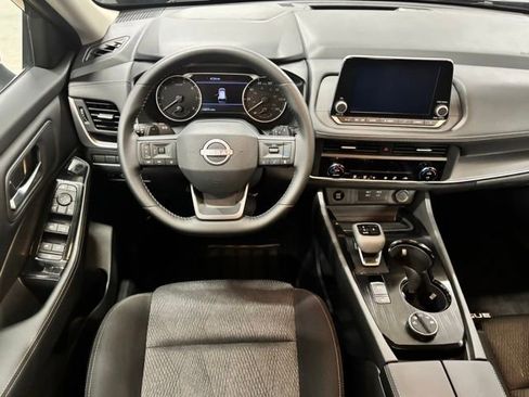 Used 2025 Nissan Rogue SV AWD/4WD image 12