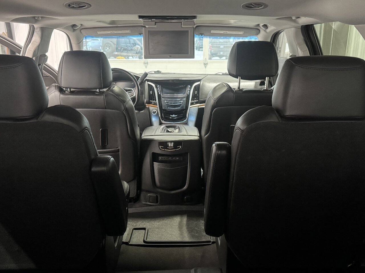 Used 2019 Cadillac Escalade Premium Luxury AWD/4WD image 23