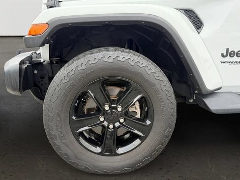 Used 2021 Jeep Wrangler Unlimited Sahara AWD/4WD image 27