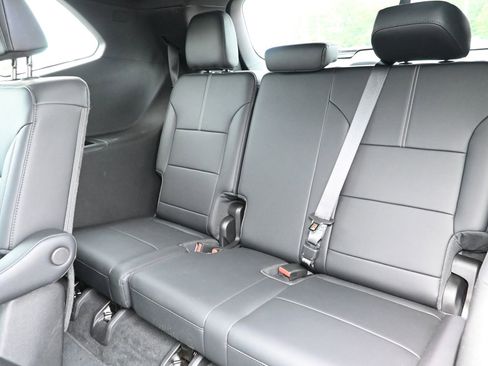 Used 2026 GMC Acadia Elevation w/ Elevation Premium Package FWD image 34
