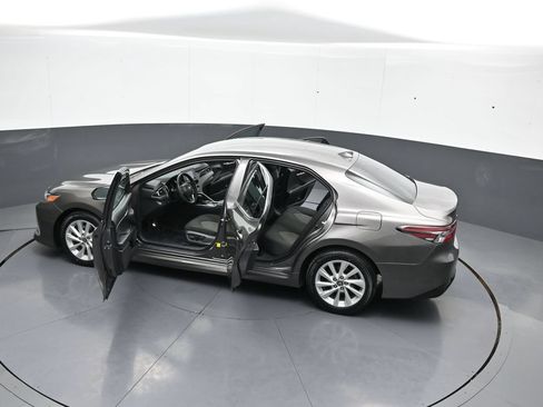Used 2021 Toyota Camry LE AWD/4WD image 42