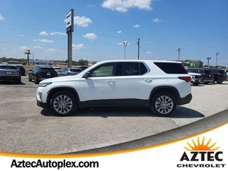 Used 2022 Chevrolet Traverse LS image 1