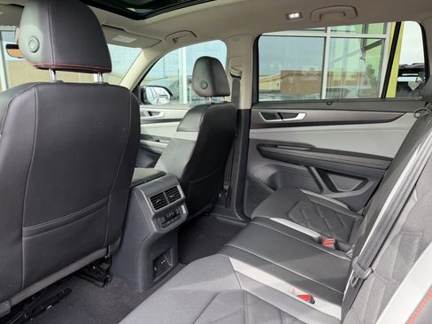 Used 2024 Volkswagen Atlas Peak Edition SEL image 36
