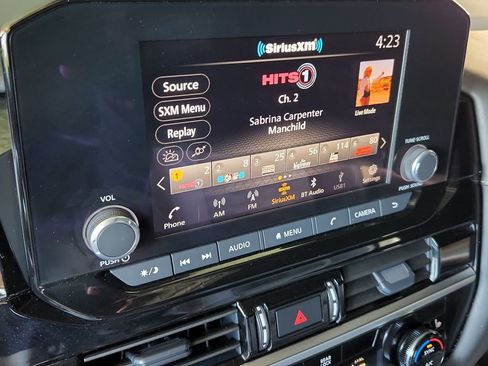 Used 2025 Nissan Pathfinder SV FWD image 18