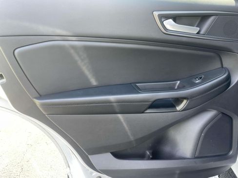 Used 2022 Ford Edge SE w/ Black Appearance Package AWD/4WD image 13