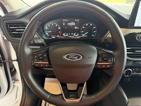 Used 2022 Ford Escape SEL image 14