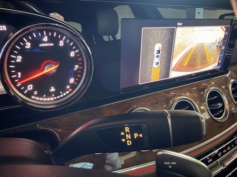 Used 2018 Mercedes-Benz E 300 image 21