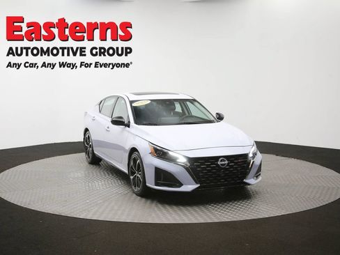 Used 2025 Nissan Altima 2.5 SR w/ SR Premium Package FWD image 51