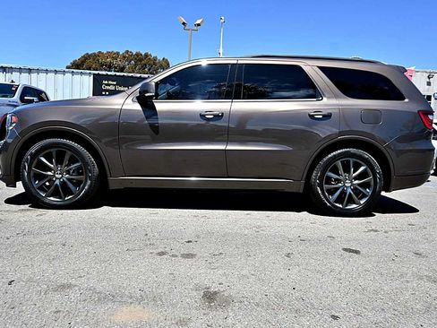 Used 2017 Dodge Durango GT w/ Premium Group RWD image 4