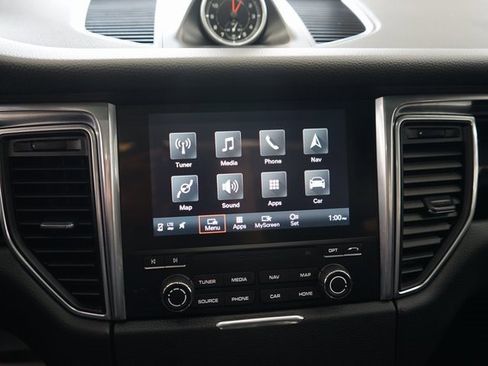 Used 2018 Porsche Macan image 39