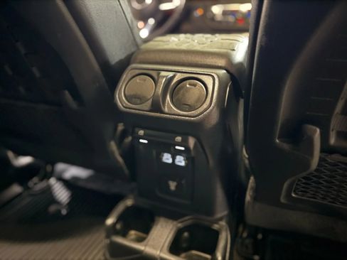 Used 2021 Jeep Gladiator Rubicon image 23