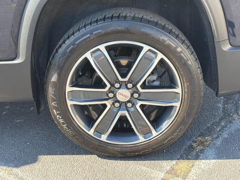 Used 2021 GMC Acadia SLT w/ Technology Package FWD image 33