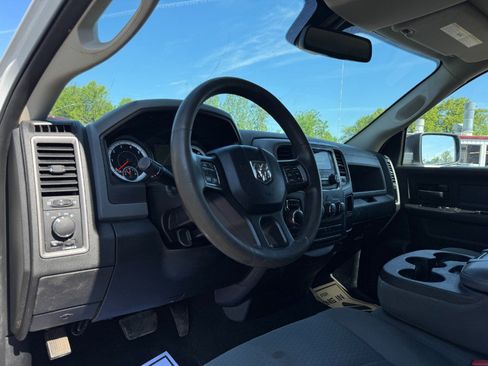 Used 2018 RAM 1500 Express AWD/4WD image 14