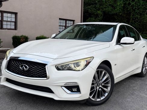 Used 2018 INFINITI Q50 Luxe w/ Essential Package (2.0T Luxe) AWD/4WD image 4