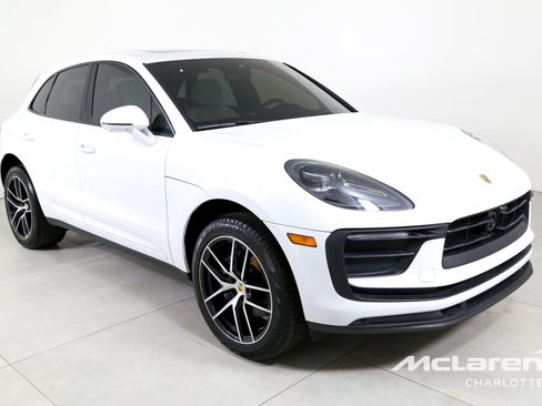 Used 2024 Porsche Macan w/ Premium Plus Package AWD/4WD image 3