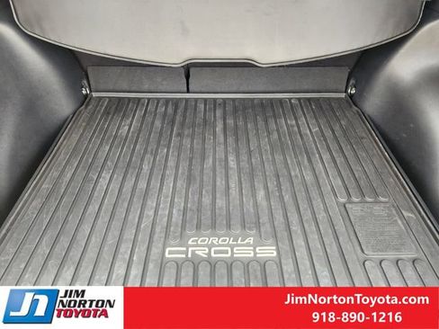 Used 2023 Toyota Corolla Cross XLE image 34