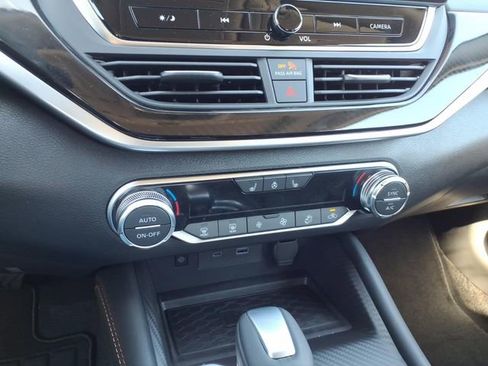 New 2026 Nissan Altima 2.5 SR FWD image 12