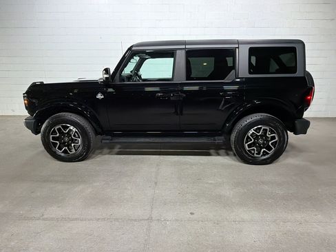 Used 2024 Ford Bronco Outer Banks AWD/4WD image 2