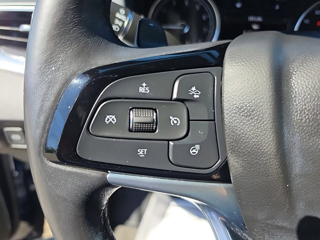 Used 2023 Buick Enclave Essence AWD/4WD image 10