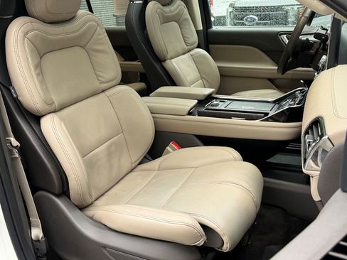 Certified 2024 Lincoln Navigator Reserve AWD/4WD image 11