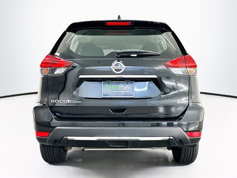 Used 2018 Nissan Rogue S AWD/4WD image 7