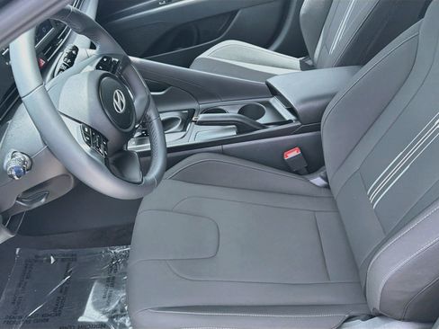 Certified 2026 Hyundai Elantra Sport FWD image 15