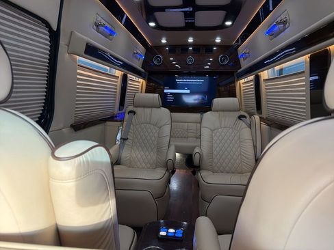 Used 2017 Mercedes-Benz Sprinter 3500 image 22