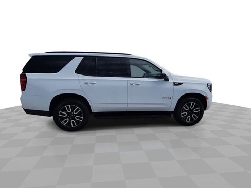 Used 2024 GMC Yukon AT4 w/ Technology Package AWD/4WD image 9