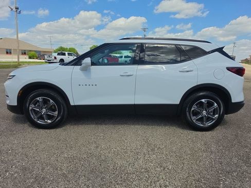 Used 2024 Chevrolet Blazer LT w/ Convenience Package FWD image 2