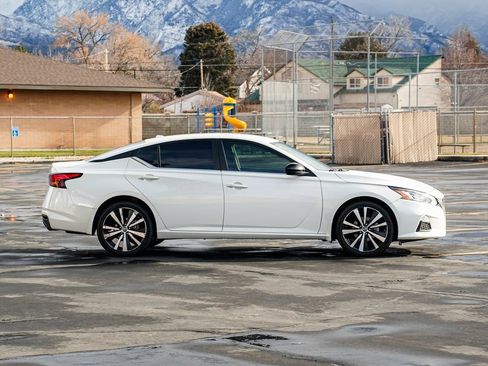 Used 2022 Nissan Altima 2.5 SR image 4