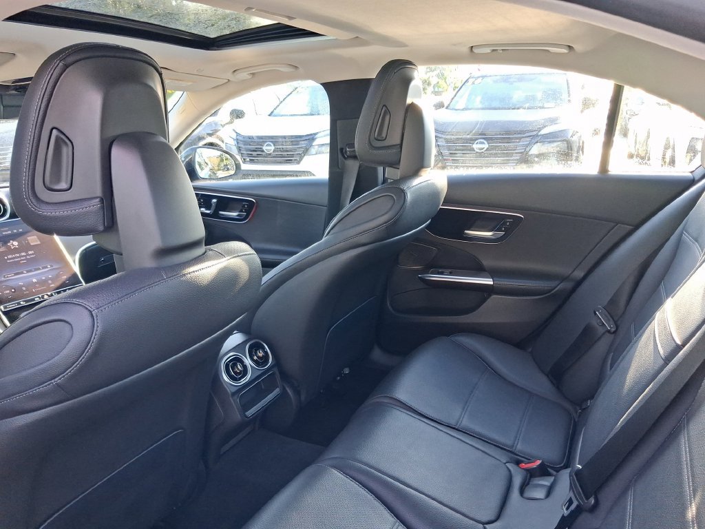Used 2025 Mercedes-Benz C 300 Sedan image 13