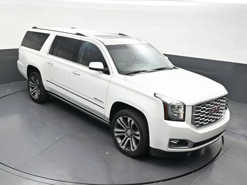Used 2020 GMC Yukon XL Denali w/ Denali Ultimate Package RWD image 22