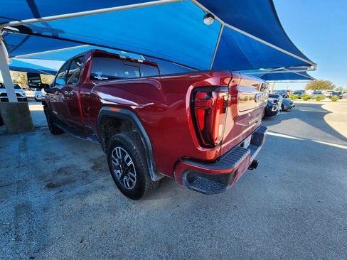 Used 2021 GMC Sierra 2500 AT4 w/ AT4 Premium Plus Package AWD/4WD image 3