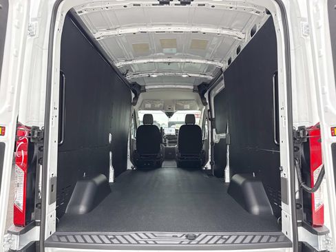 New 2026 Ford Transit 250 148 Medium Roof w/ Load Area Protection Package RWD image 12