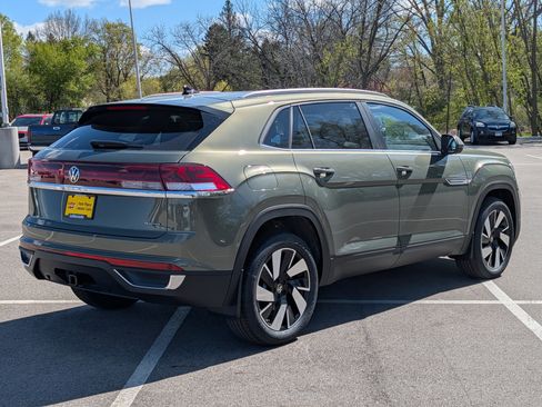 New 2026 Volkswagen Atlas Cross Sport SE AWD/4WD image 2